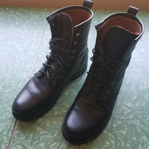 Frye Veronica Combat Boots - Black Vintage Leather - Size 7